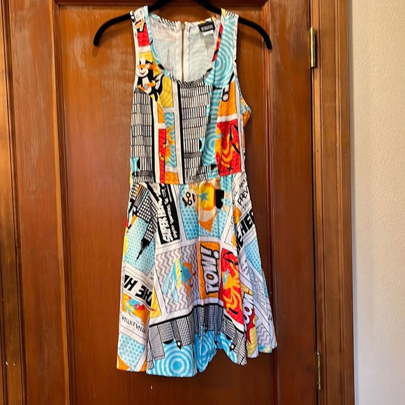 Retrolicious size small adorable super hero dress. Sleeveless. Back zip. - Picture 2 of 6